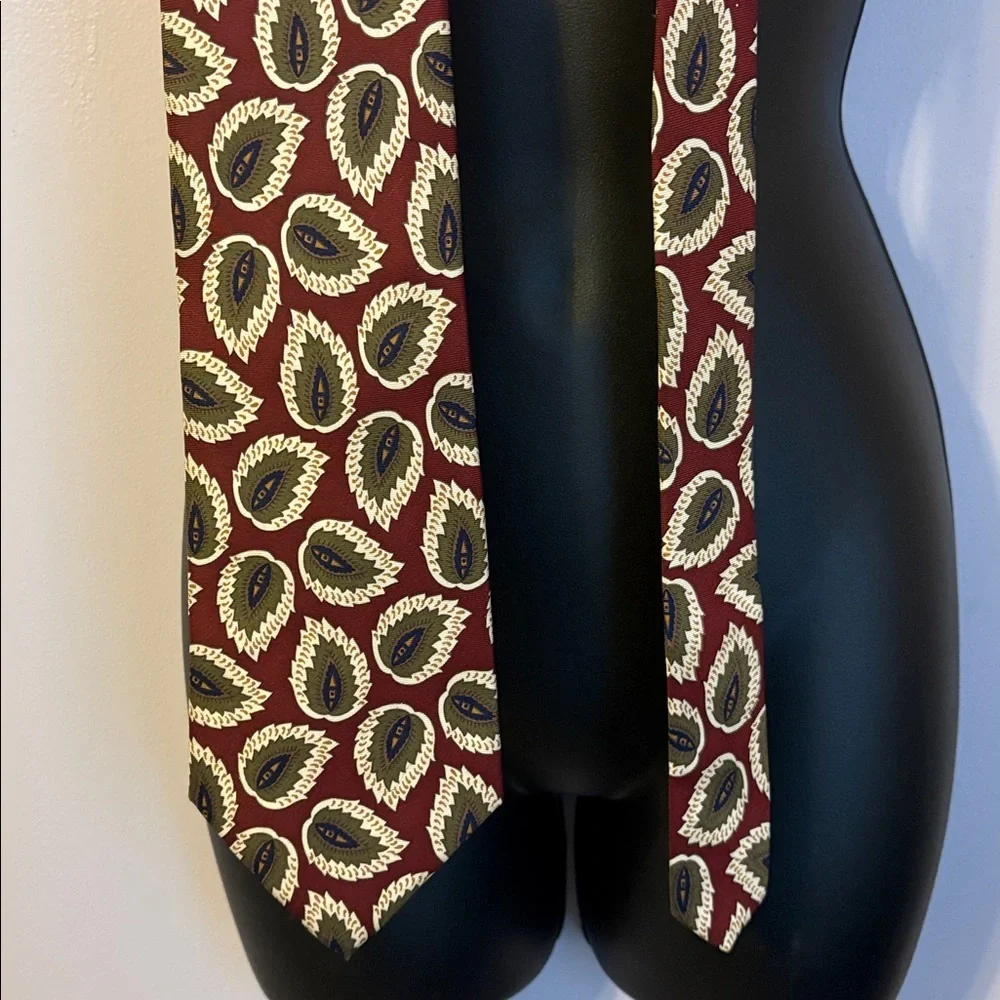 Chaps Ralph Lauren Vintage Maroon Feather Leaf Silk Made in USA Necktie Tie
